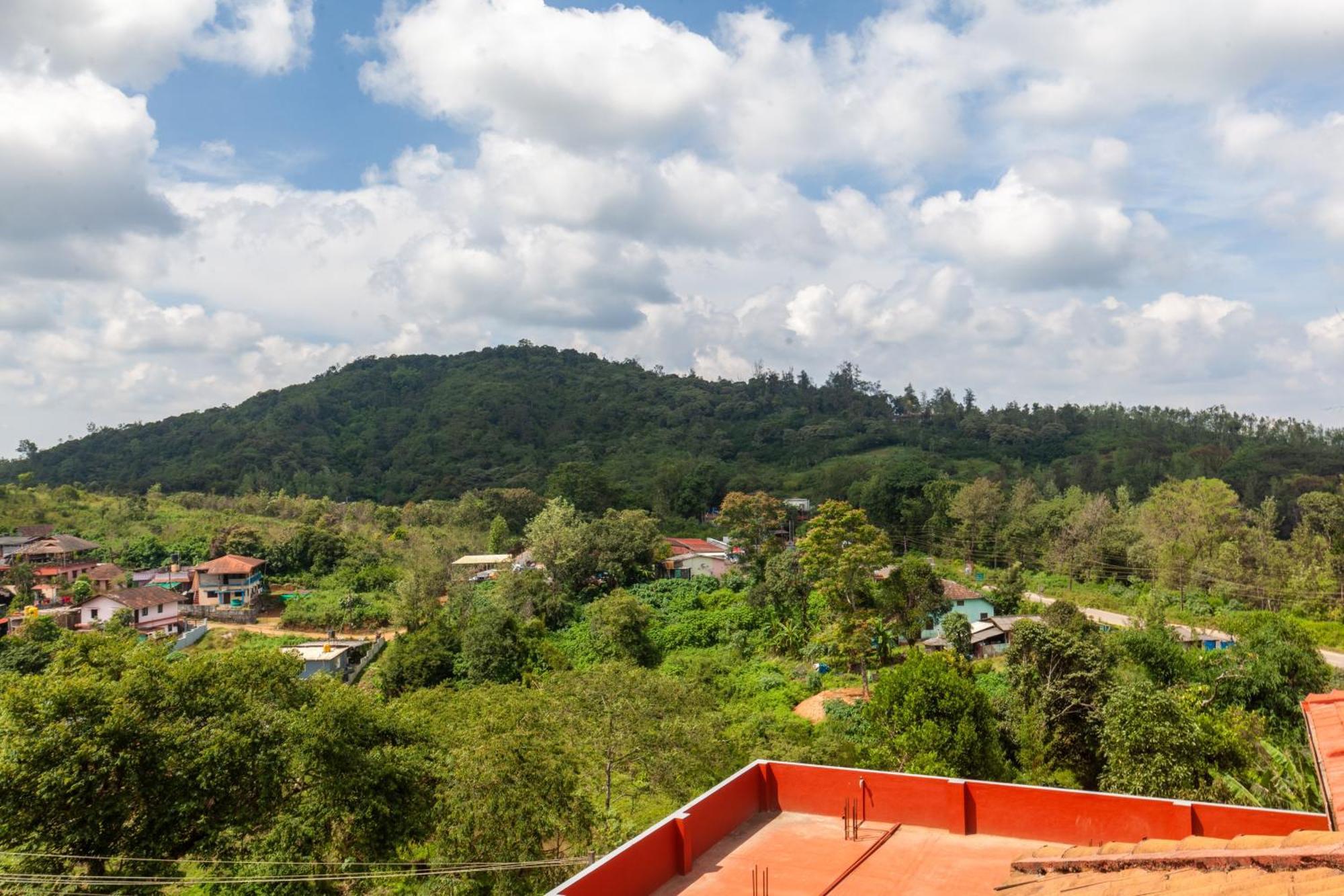 Treebo Vrindavan, 3 Km From Madikeri Fort Exterior photo